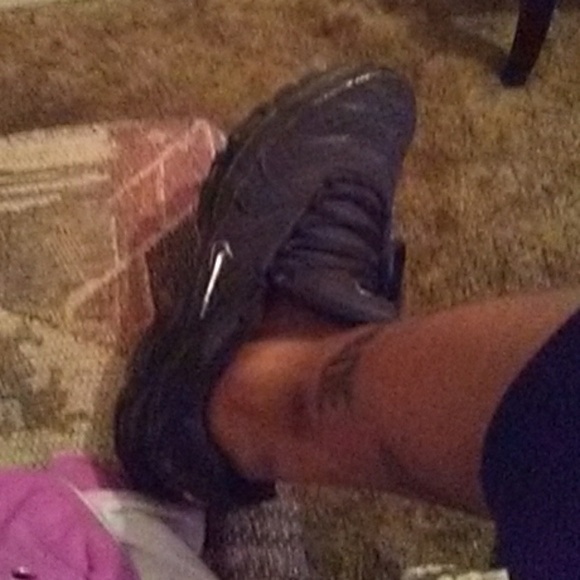 Air Max - Picture 1 of 1